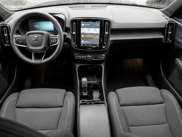 Volvo XC40 Core Recharge