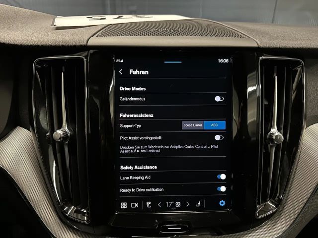 Volvo XC60 AWD Business Dark Plus