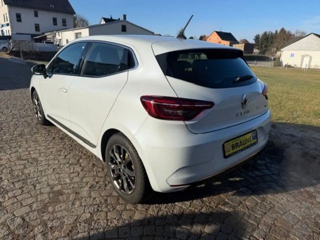 Renault Clio E-Tech Hybrid Intens