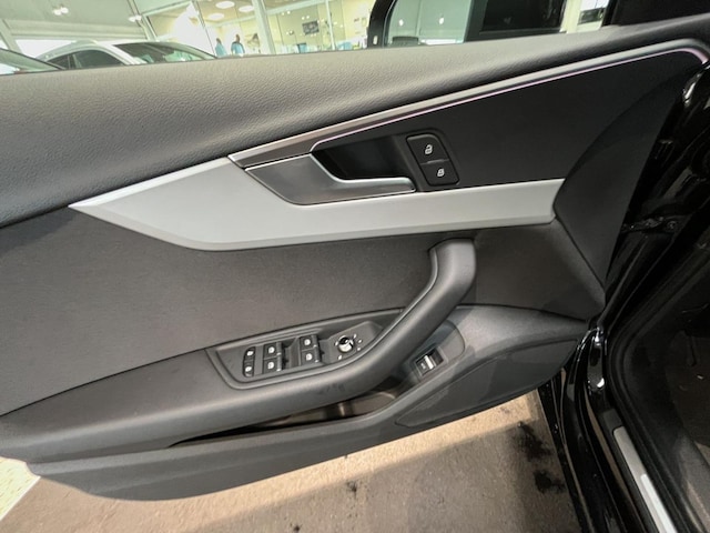 Audi A4 35 TFSI S-Tronic Sedan