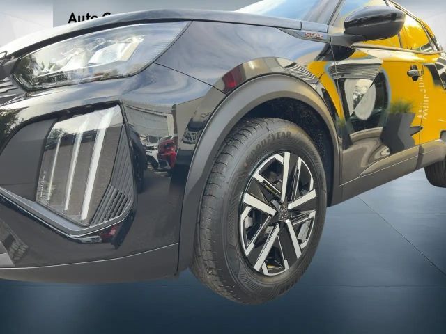 Peugeot 2008 1.2 145 S tyle LED+SHZ+KlimaA+PDC+Facelift