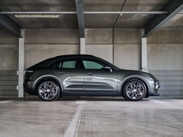 Porsche Macan 4