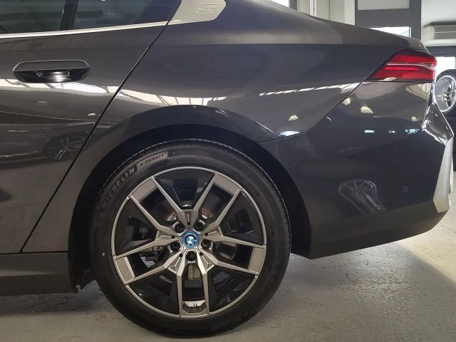 BMW i5 Sedan eDrive40