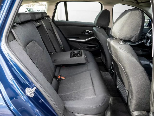 BMW 330 330e Touring