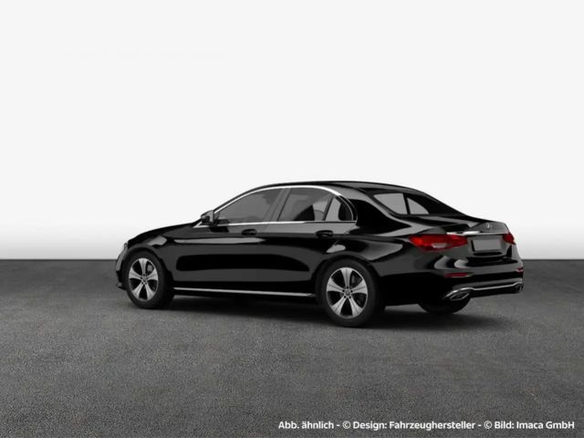 Mercedes-Benz E 300 E 300 e Sedan