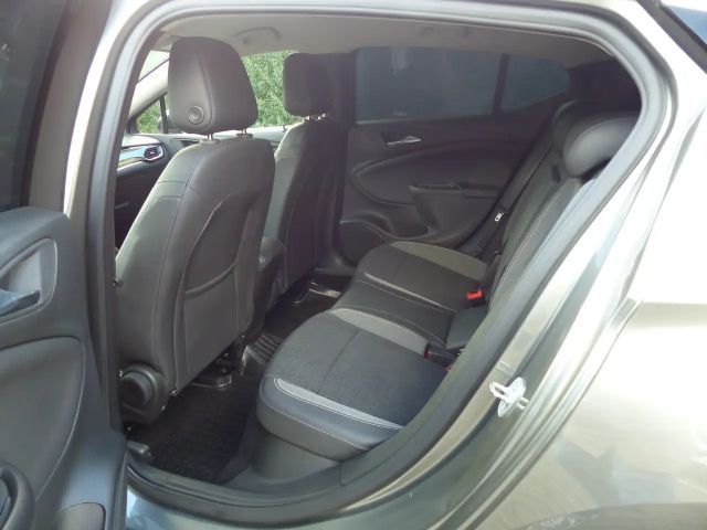 Opel Astra 1.2 Turbo Elegance Turbo