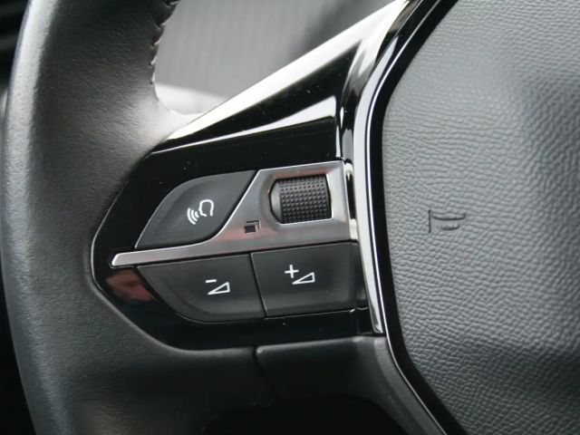 Peugeot E-2008 Active Pack