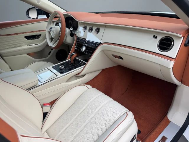 Bentley Flying Spur Hybrid V8