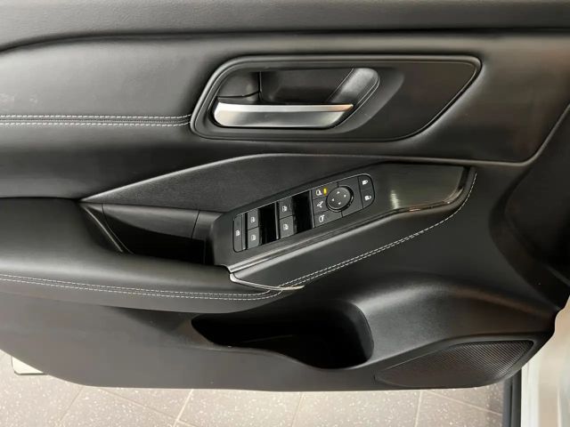 Nissan Qashqai 1.3 Connecta LED+KEYLESS+360°+ACC+VC uvm