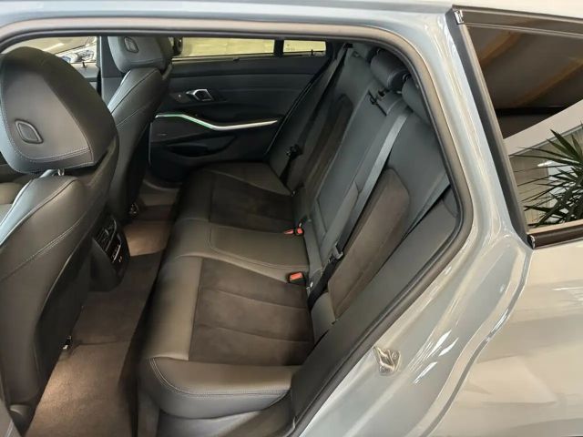 BMW 320 320d M-Sport Touring xDrive