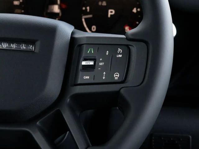 Land Rover Defender 110 D250 Dynamic SE