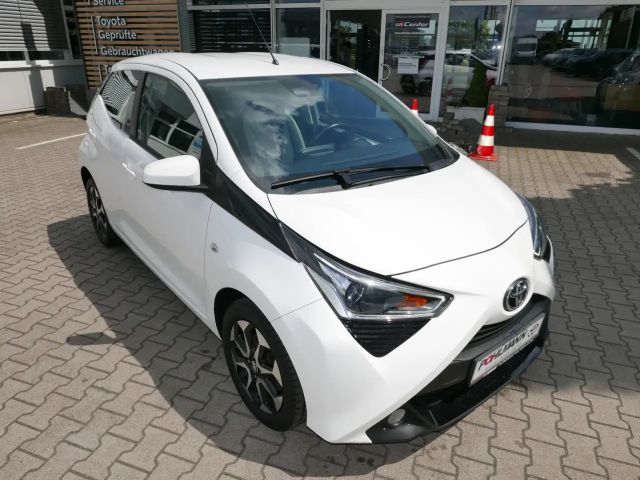 Toyota Aygo Hatchback Play Team D X-play