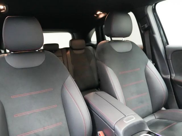 Mercedes-Benz GLA 200 4MATIC GLA 200 d