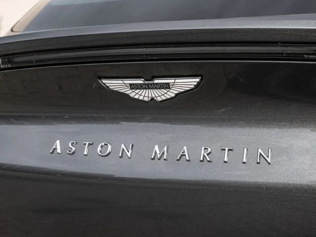 Aston Martin DBX Magnetic Silver