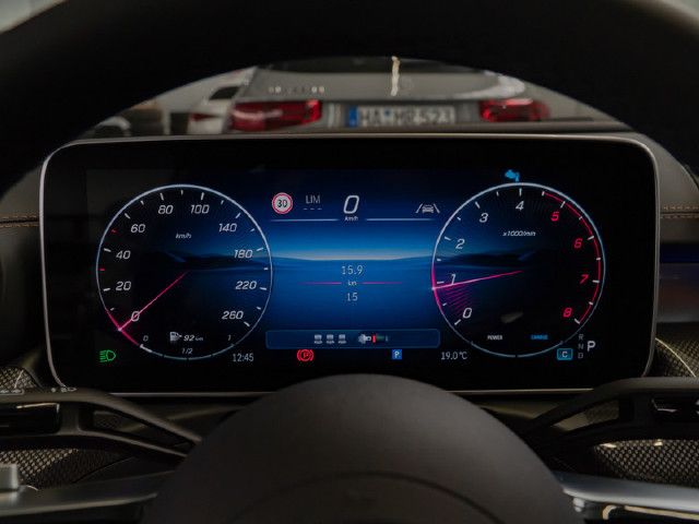 Mercedes-Benz C 200 AMG Line Sedan