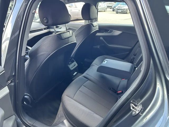 Audi A4 40 TFSI Avant S-Line