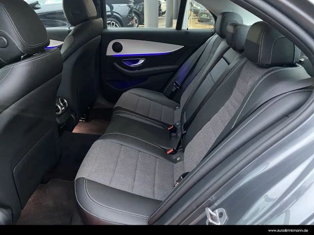 Mercedes-Benz E 200 E 200 d Sedan