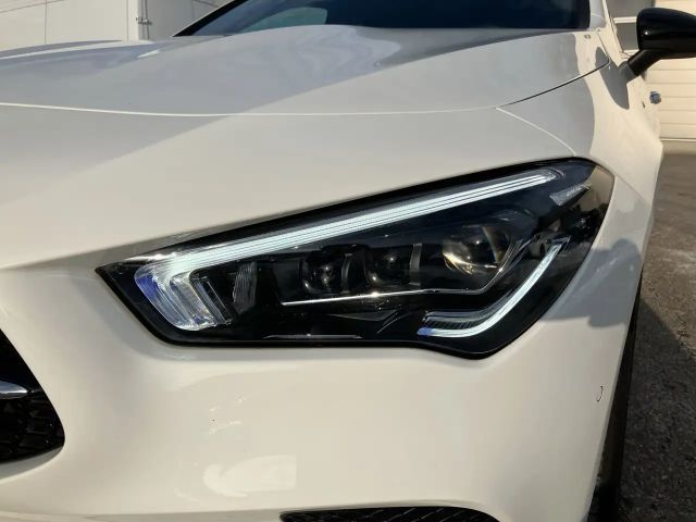 Mercedes-Benz CLA 200 Coupé Progressive