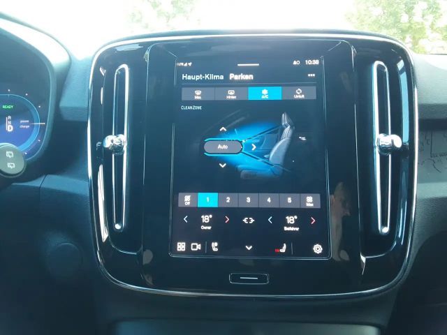 Volvo XC40 Plus Twin Engine