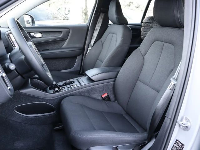 Volvo XC40 Essential 2WD Digitales Cockpit Soundsystem LED Sp