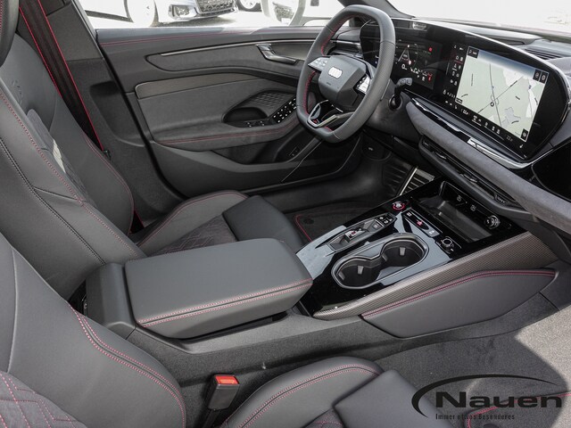 Audi A6 Avant Quattro S-Tronic