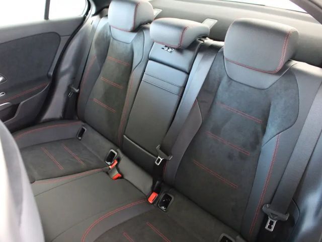 Mercedes-Benz A 200 AMG Line