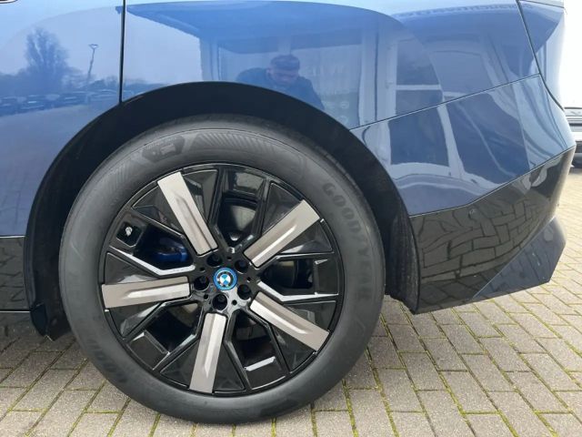 BMW iX xDrive50