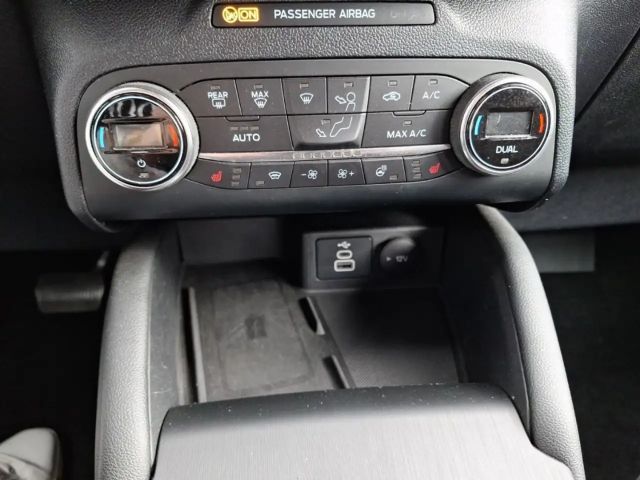 Ford Kuga Hybrid Titanium