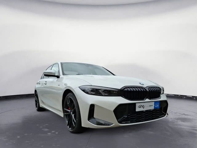 BMW 330 330i M-Sport Sedan xDrive