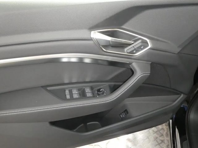 Audi Q8 e-tron 55 Business Quattro