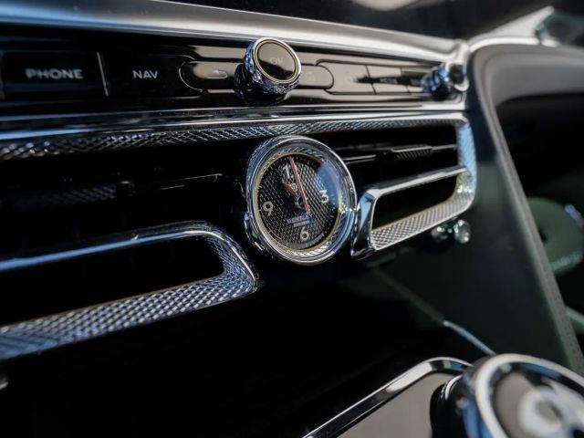 Bentley Flying Spur V8