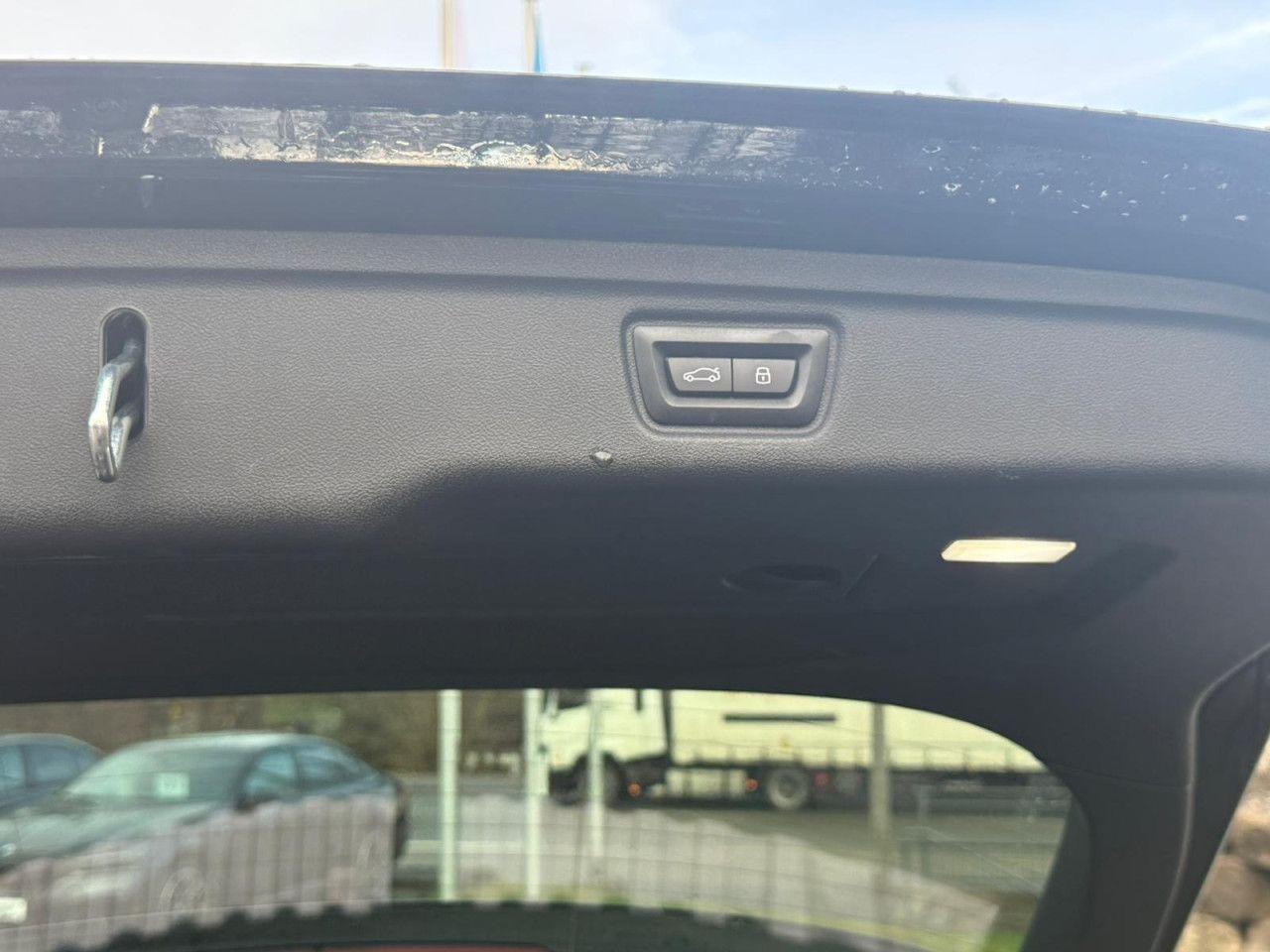 BMW 320 320d M-Sport Touring xDrive