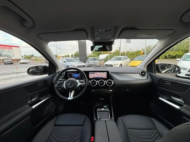 Mercedes-Benz B 180 Sedan