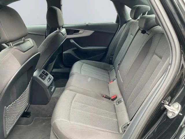 Audi A4 40 TFSI S-Line S-Tronic Sedan