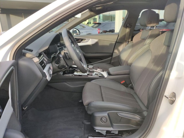 Audi A4 35 TFSI S-Line S-Tronic Sedan