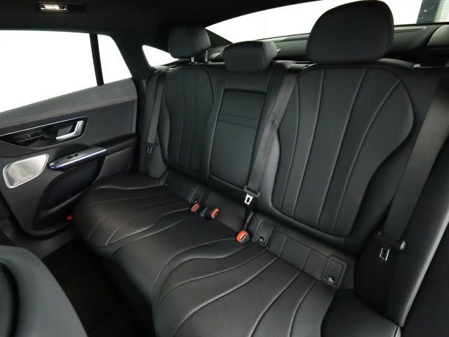 Mercedes-Benz EQE 300 AMG Line Sedan