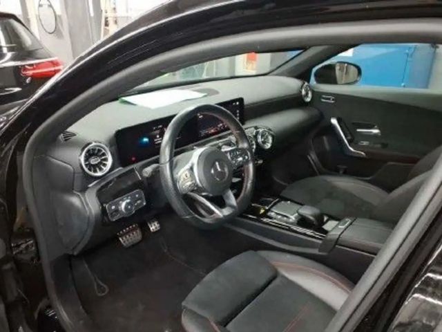Mercedes-Benz A 250 A 250 e AMG Line