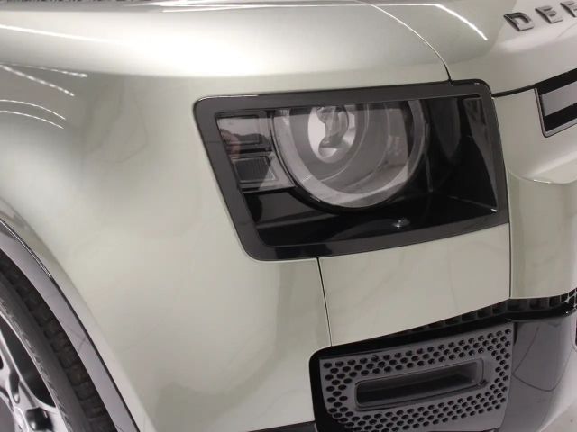 Land Rover Defender 110 D300 Dynamic SE