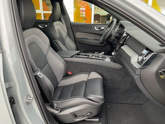 Volvo XC60 Dark Plus