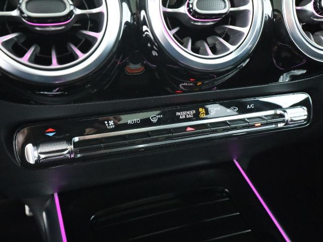 Mercedes-Benz GLA 180 AMG Line