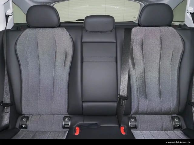 Mercedes-Benz E 200 AVANTGARDE