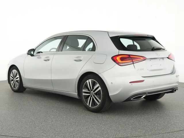 Mercedes-Benz A 180 Hatchback Luxury Line