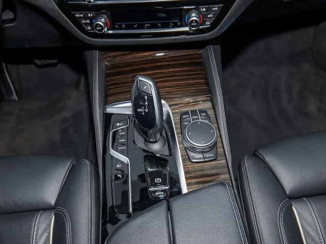 BMW 530 530e Luxury Line Sedan