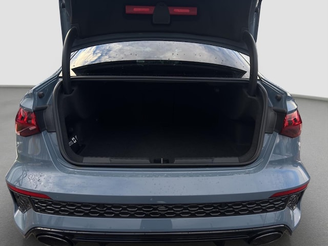 Audi RS3 Quattro S-Tronic Sedan