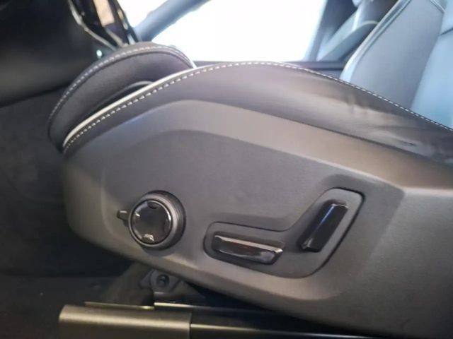 Volvo XC60 AWD Dark Plus