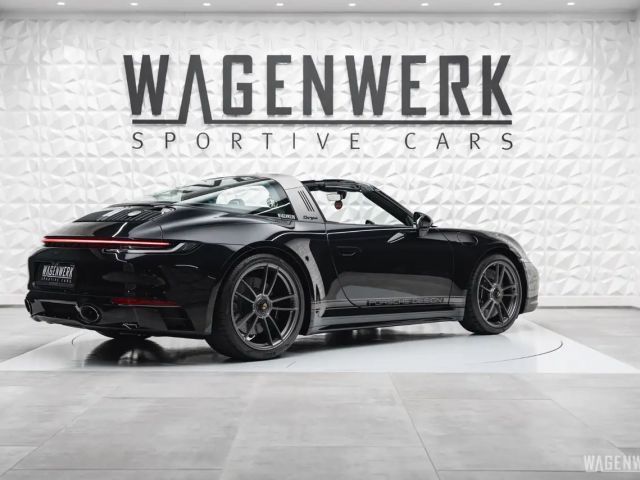 Porsche 992 4 Cabrio GTS Targa