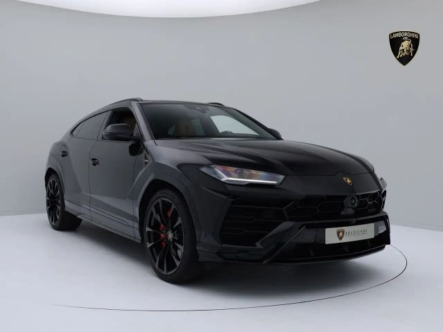 Lamborghini Urus MY22 I AKRAPOVIC I B&O I PANO