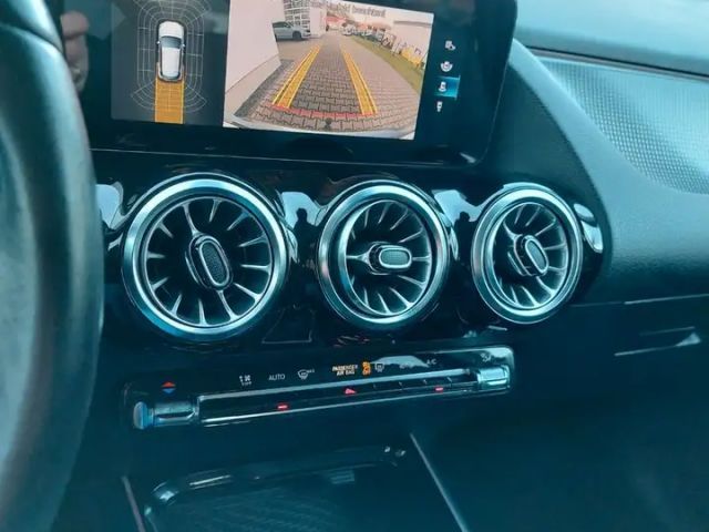 Mercedes-Benz GLA 200 Autom. LED AHK Widescreen