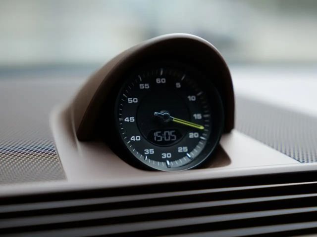 Porsche Panamera 4 E-Hybrid