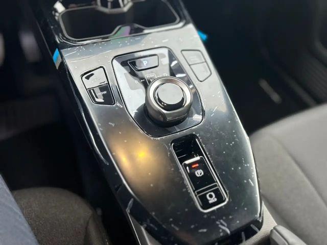 Toyota Urban Cruiser Teamplayer 61kwh SHZ RFK PDC Apple Car play Key Le